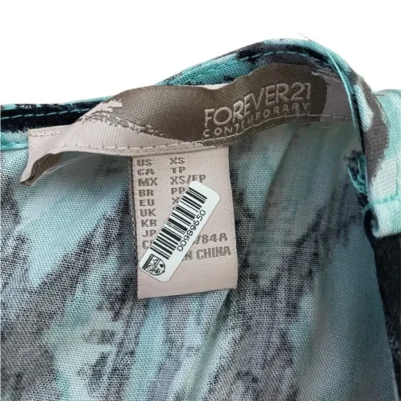 Forever 21 Teal Patterned Keyhole Dress.  Size XS - Picture 4 of 6